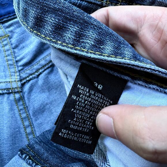 Essential Vintage Y2K Eynce Embroidered Denim Shorts - Picture 5 of 5